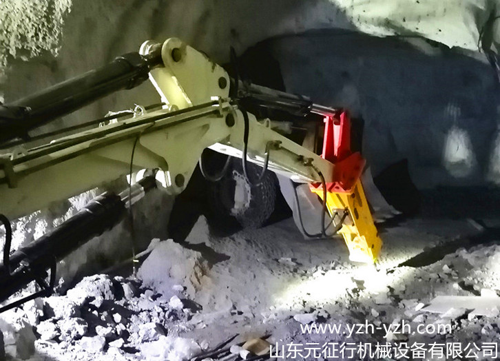 山东元征行交付固定式液压破碎锤给安徽省六安市地下铁矿山企业